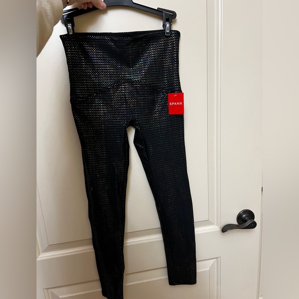 Small 7/8 Spanx leggings
